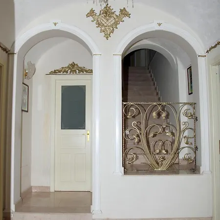 La Piazza Di לינה וארוחת בוקר Niscemi