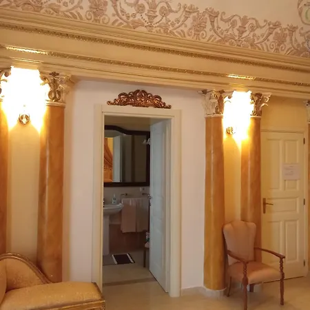 Bed & Breakfast La Piazza Di *